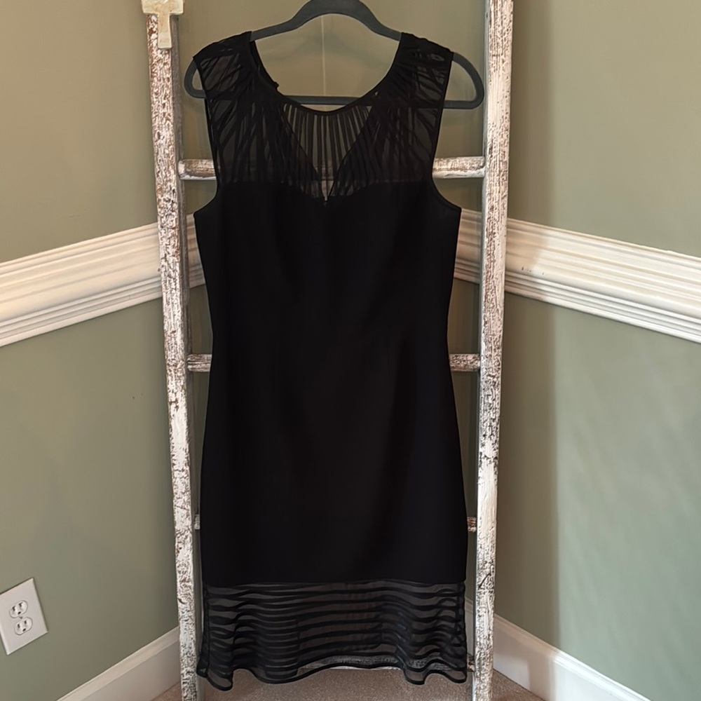 Black Sleeveless Sheath Cocktail Dress
